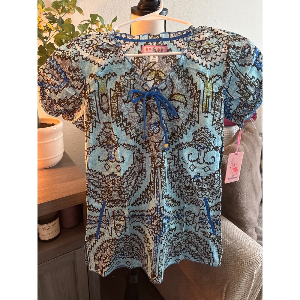 Koi by Kathy Peterson Scrub Top XS Blue Brown Medallion Print Cotton NWT